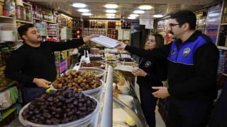 Adana’da zabıtadan usulsüzlüğe geçit yok