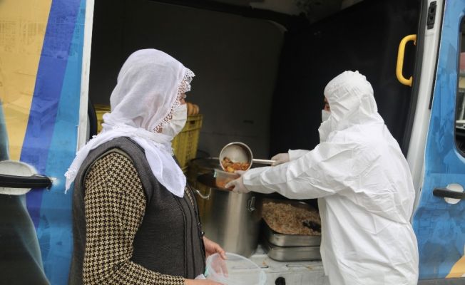 Yüreğir’de her gün 2 bin 511 aileye sıcak yemek