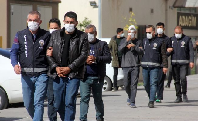 Arkadaşlarını yanlışlıkla öldürüp, işkence yaptıkları şahsa yüklediler