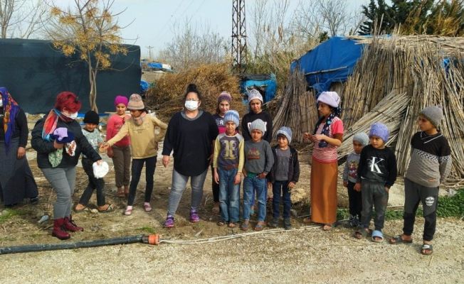 Çadırda yaşayan çocuklar üşümeyecek