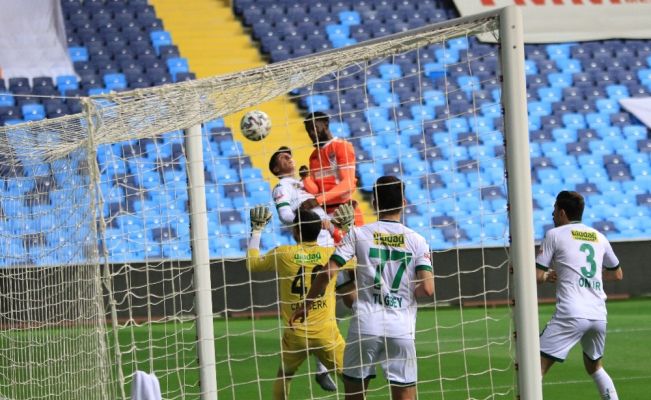 TFF 1. Lig: Adanaspor :0 - Bursaspor: 1 (İlk yarı sonucu)