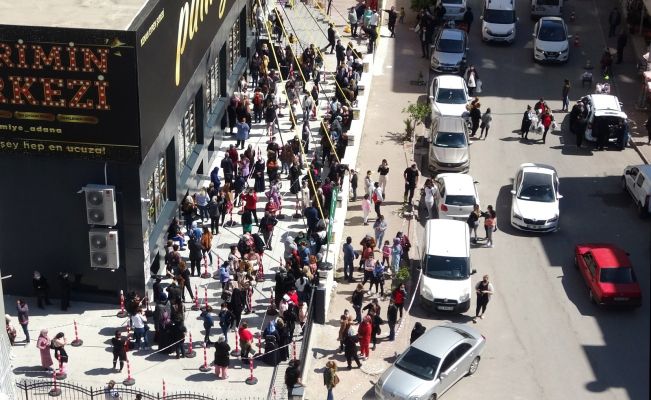 Turuncuya dönen Adana’da tabak-çanak koronayı unutturdu