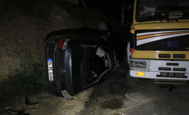 Adana’da otomobil şantiyeye devrildi: 1 yaralı