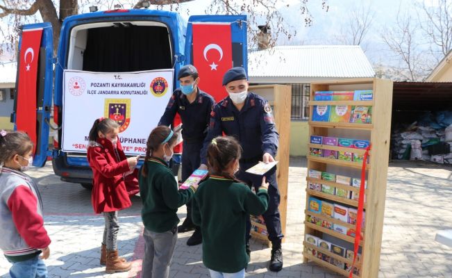 Mobil karakol kütüphaneye dönüştürüldü