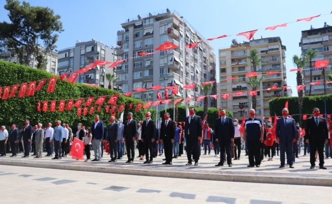 Sosyal mesafeli ve maskeli 19 Mayıs kutlaması