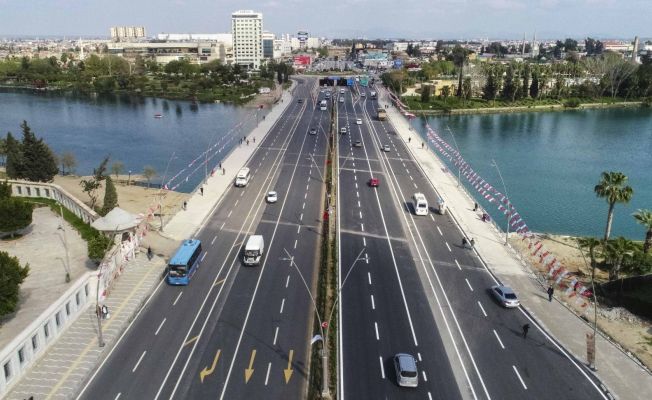 Girne Köprüsü genişletildi, yol 10 şeride çıkarıldı