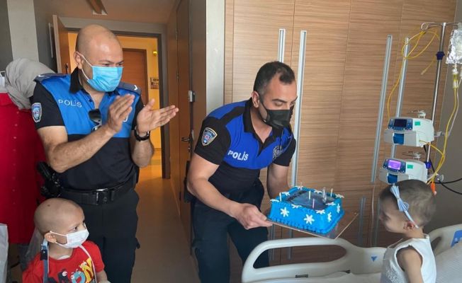 Lösemili Miray’a hasta yatağında doğum günü sürprizi