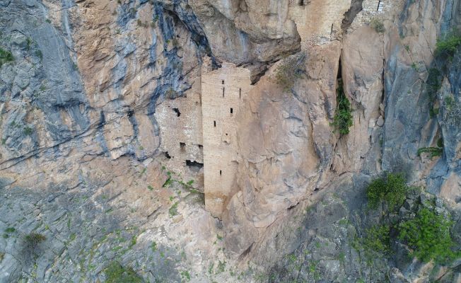 Kozan’ın Sümelası “Sin Manastırı” keşfedilmeyi bekliyor