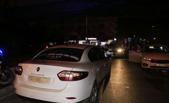 Polisten kaçan alkollü sürücü 2 kilometre kovalamanın ardından taksiye çarpınca yakalandı