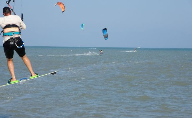 Adana kitesurf merkezi oluyor