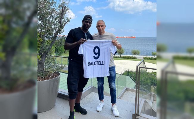 Balotelli 9 numaralı formayı giyecek