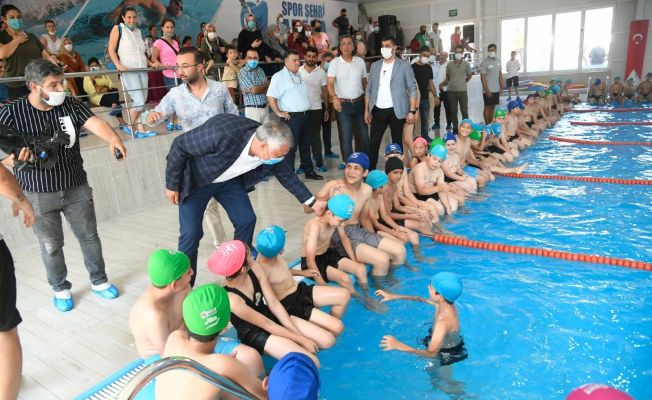 Büyükşehir’den ücretsiz yüzme kursu