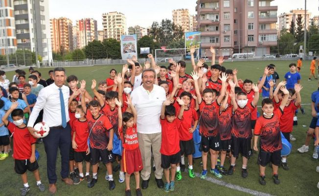 Çukurova’da Yaz Futbol Okulu açıldı