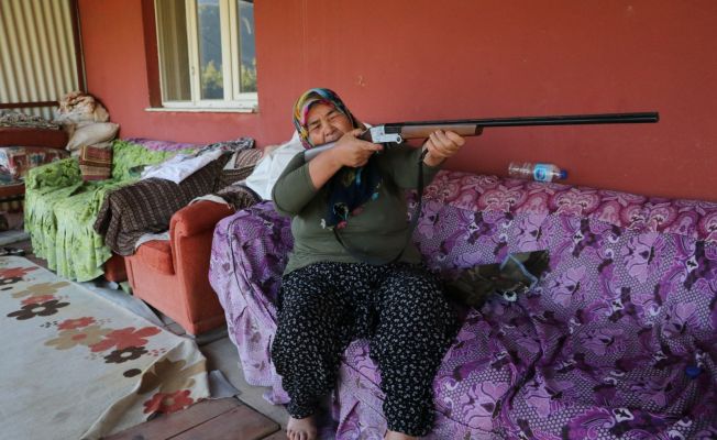 Yangının ortasında annesiyle kalan kadın: Tüfeğim yanımda olsa kendimi öldürecektim