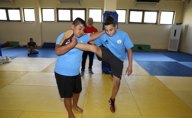 Yüreğir Belediyesi Spor Kulübü’nden 2 güreşçiye milli davet