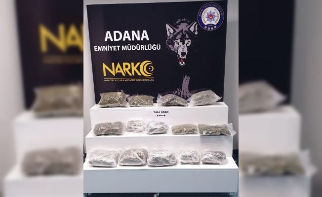 Adana’da 7 kilo 464 gram esrar ele geçirildi