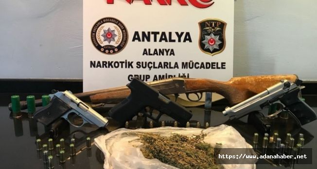 Polis arama yaptığı işyerinde cephanelik ele geçirdi