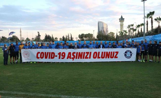 ADS’li futbolcular korona virüs aşılamalarına destek verdi