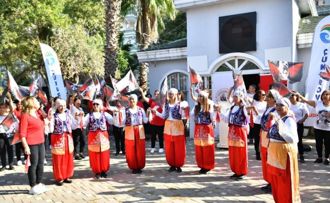 Cumhuriyet Bayramı’nda Harmandalı’yla coşuldu