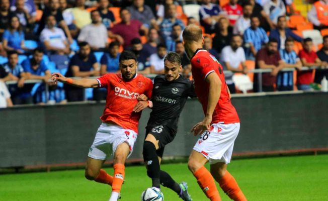 Süper Lig: Adana Demirspor: 0 - Yeni Malatyaspor: 1 (İlk yarı)