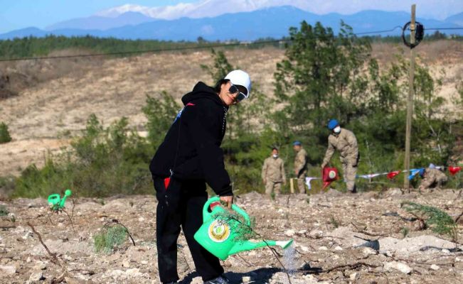 Adana’da binlerce fidan toprakla buluştu