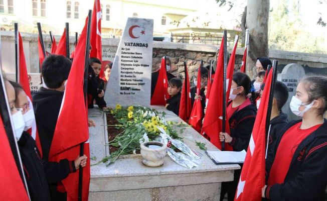 Şehit Kaymakam Saim Bey kabri başında anıldı