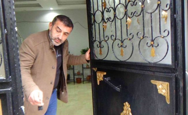 2 kadın girdikleri evin kasasından 4 bin dolar ve 250 gram altın çaldı