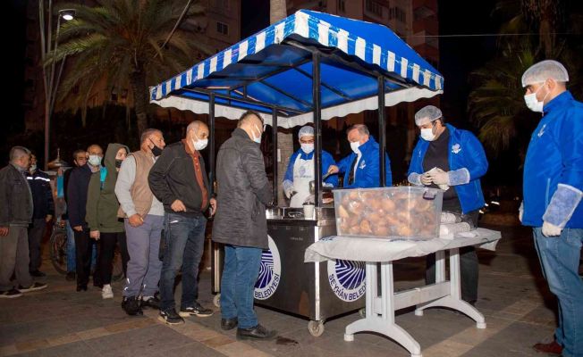 Seyhan Belediyesinden sıcak çorba ikramı