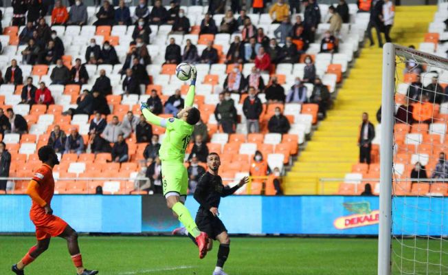 Spor Toto 1.Lig: Adanaspor: 0 - İstanbulspor: 0 (İlk yarı sonucu)