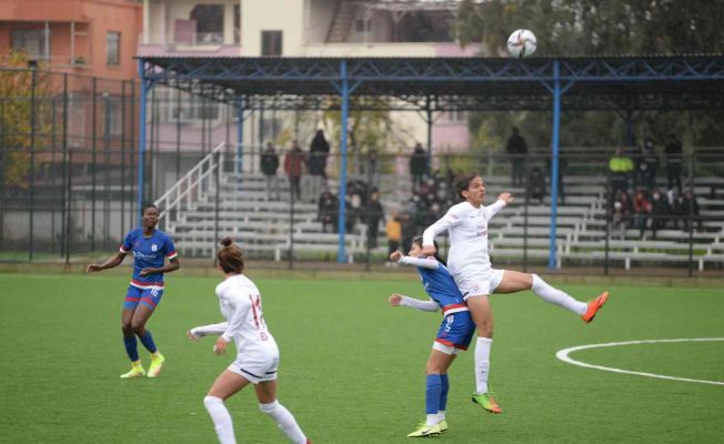 Turkcell Kadın Futbol Süper Ligi: Adana İdman Yurdu: 2 - Galatasaray: 0
