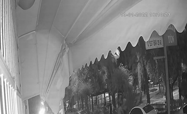 Darp edip iki çocuğun cep telefonunu gasp eden iki zanlı tutuklandı