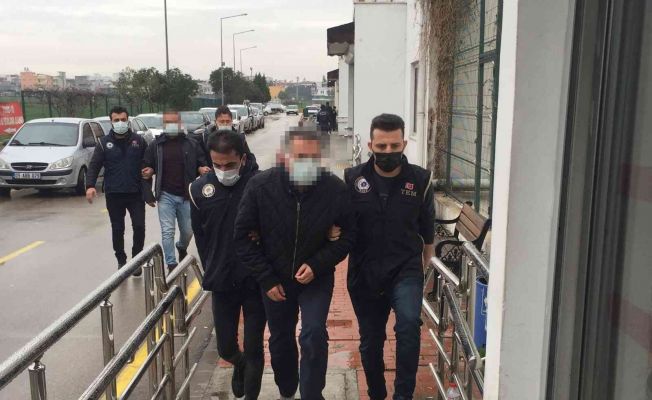 Adana’da FETÖ operasyonu: 9 gözaltı