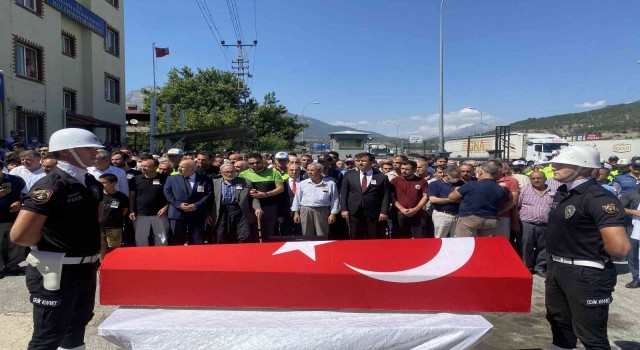 Kazada hayatını kaybeden trafik polisi son yolculuğuna uğurlandı