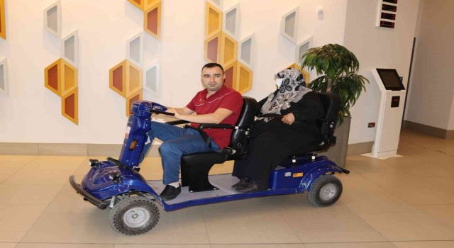 Modern application in Adana City Hospital! Patients are transported by electric vehicles