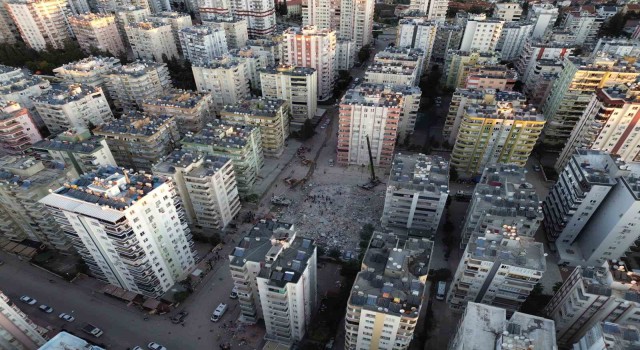 Alpargun Apartmanı’nda arama kurtarma çalışmaları dron ile görüntülendi