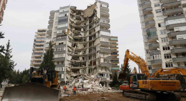 Canlarını hiçe sayıp halat bağladılar