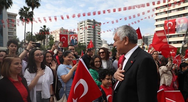 23 Nisan Ulusal Egemenlik ve Çocuk Bayramı törenlerle kutlandı