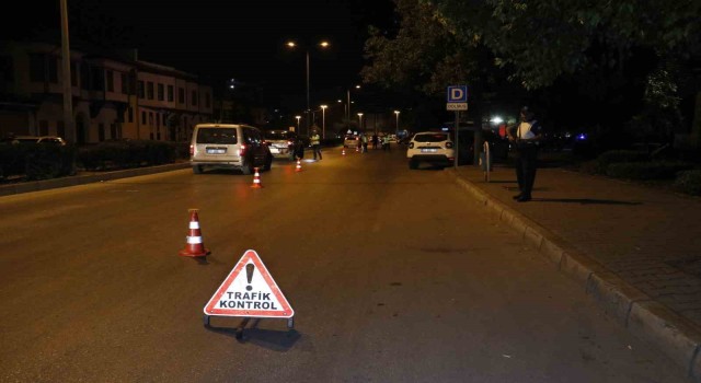 Adana’da bin 871 polisle asayiş uygulaması: 76 şüpheli yakalandı