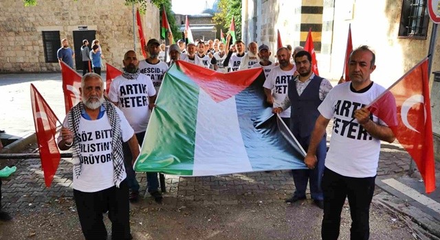 Filistin’e yürüyen grup bir gece dinlendiği Adana’dan Hatay’a hareket etti