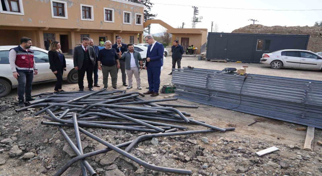 Adana İl Tarım ve Orman Müdürü Mehmet Nuri Kökçüoğlu Kozan Canlı Hayvan Pazarı’nda incelemede bulundu.