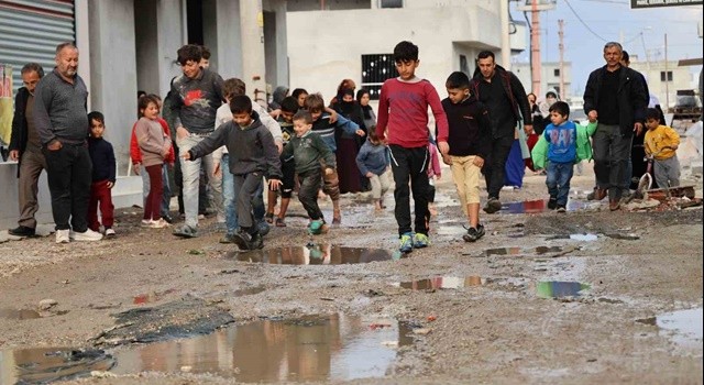 Karalar'a Kendi Mahallesinde Soğuk Duş: "Sana Oy Verenin Elleri Kırılsın!