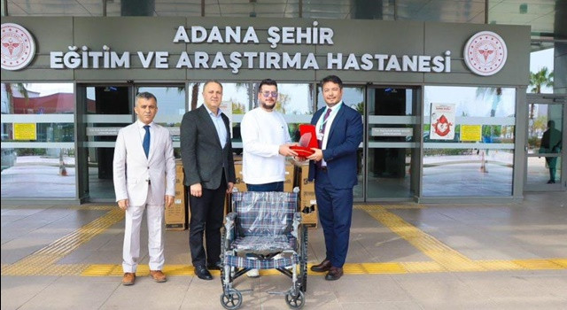 Adana Şehir Hastanesi’ne 100 tekerlekli sandalye bağışlandı