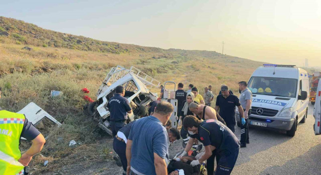 Ceyhan'da trafik kazası: 3 ölü, 2 yaralı