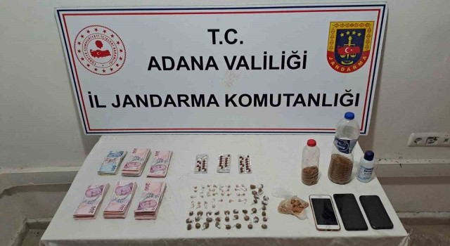 Adana’da 219 gram bonzai ele geçirilirken olayla ilgili 4 şüpheli yakalandı