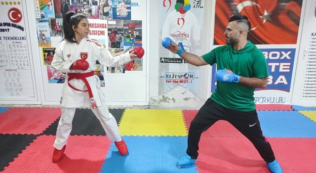 14 yaşında 150’den fazla madalyası var