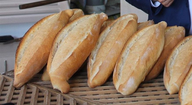 Adana’lının yine ekmeği ile oynadılar