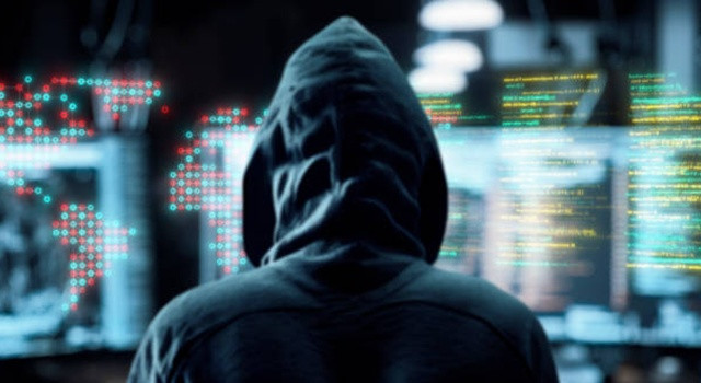 Kozan'da dolandırıcılık son anda önlendi