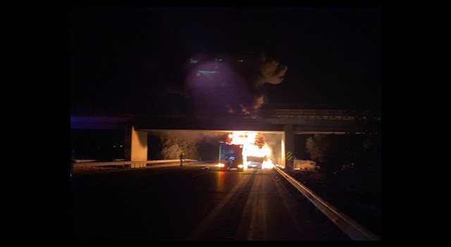 Pozantı-Tarsus Otoyolu'nda Tır Yangını