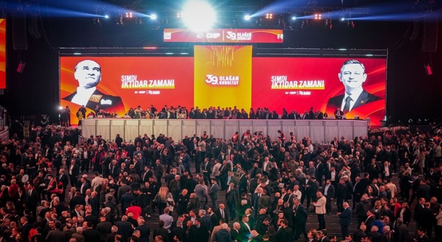CHP'nin 39'uncu Olağan Kurultayı, PM ve YDK seçimleriyle devam ediyor.