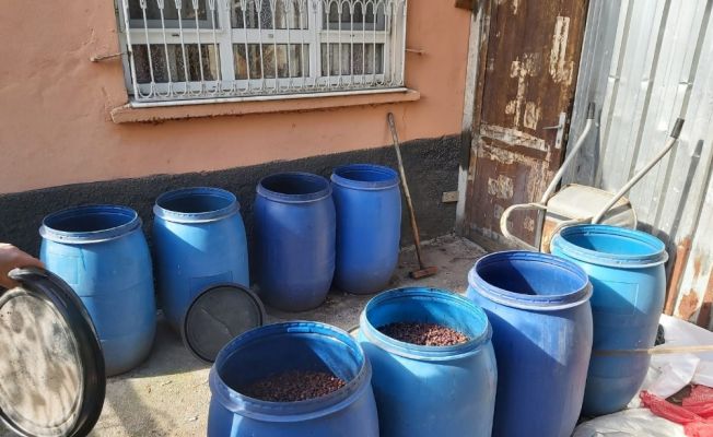 Adana’da bin 460 litre sahte içki ele geçirildi